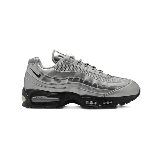 Nike air Vapormax 95·silver - high-performance athletic footwear in Silver with advanced cushioning