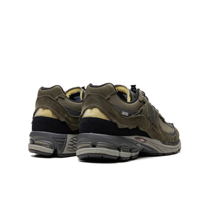 New Balance 2002R ?rotraction Pack·khaki - high-performance athletic footwear with advanced cushioning
